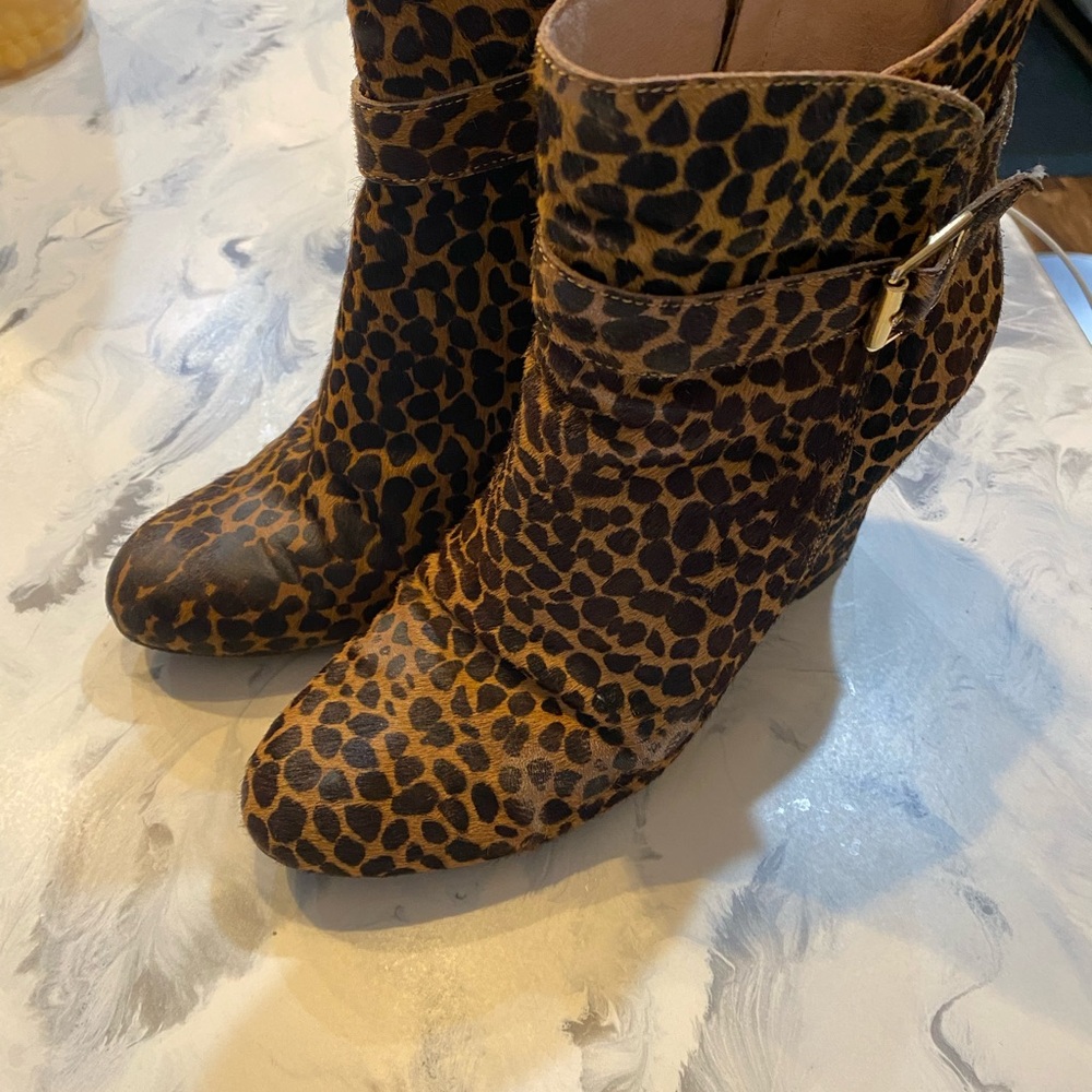 Vince Camuto Stylish Leopard Print Ankle Booties